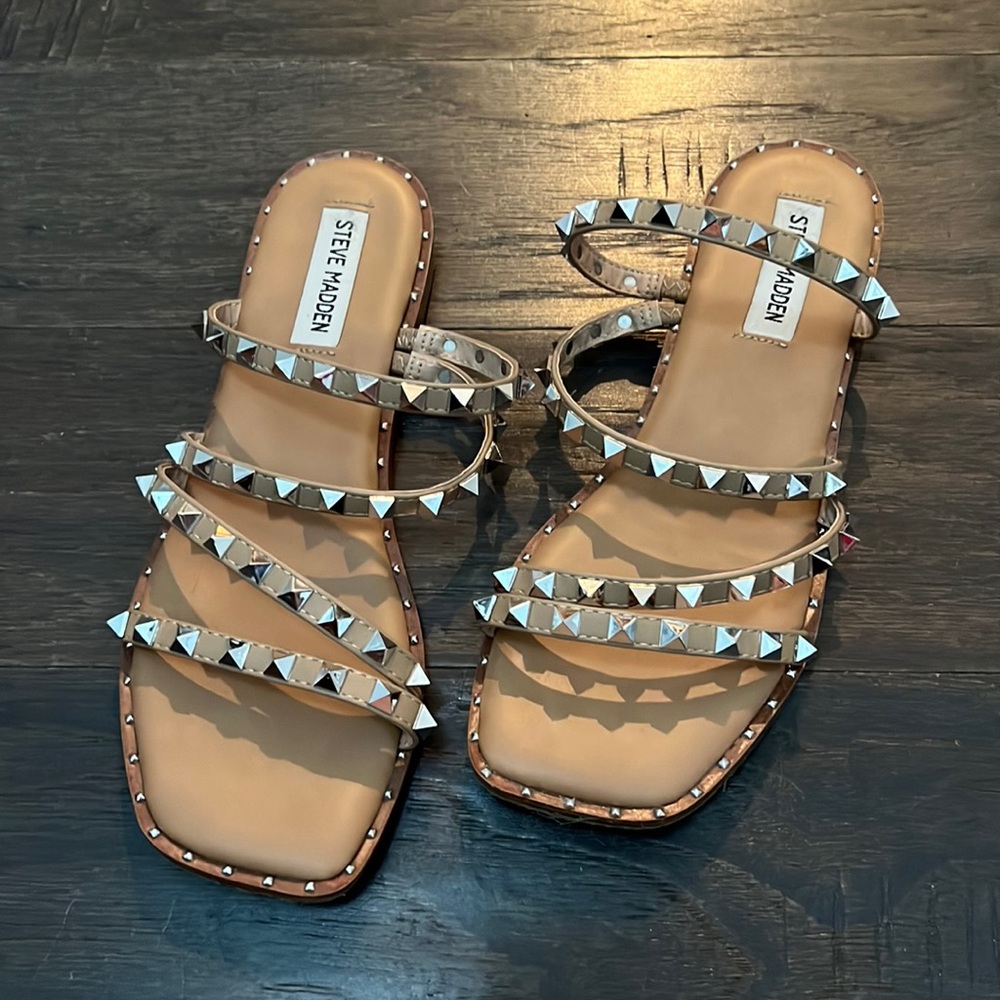 Brown Steve Madden studded flats slip on Sandals